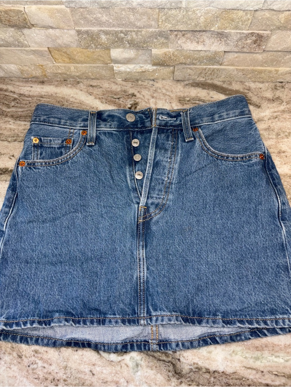 Levi icon denim skirt 25